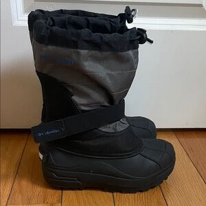 Columbia Kids Black and Dark Gray Snow Boots